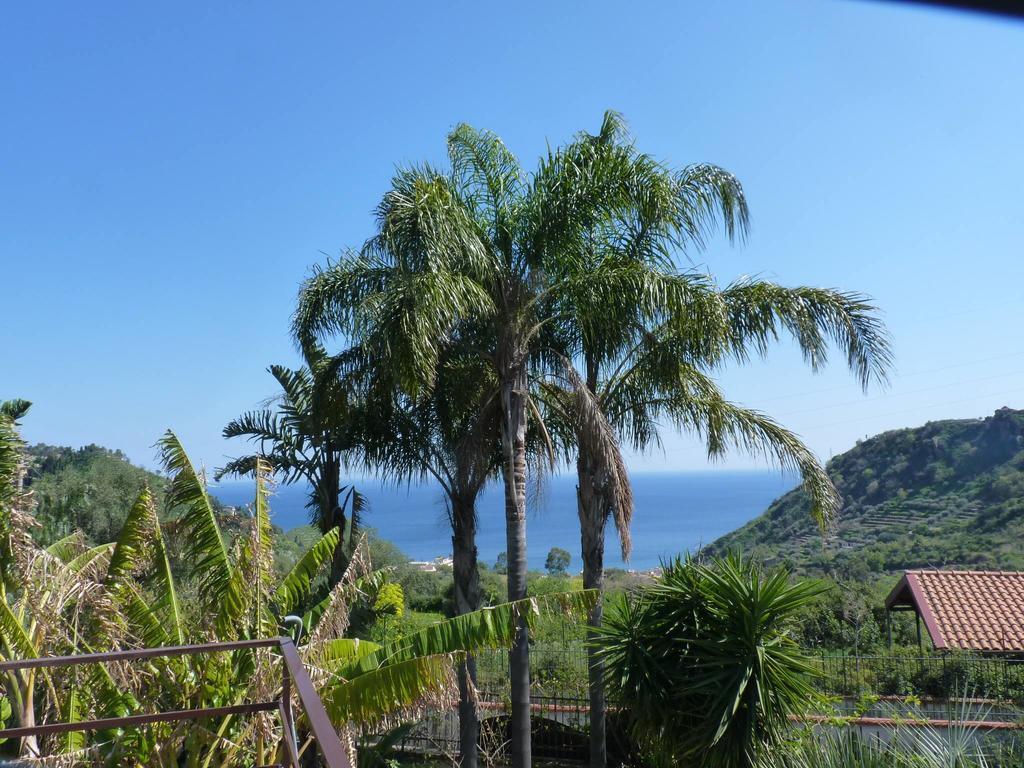 Holidaysora Taormina - Il Giardino Di Graziella Exterior photo